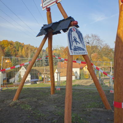 Spielplatz Burgkania: Seilbahnturm