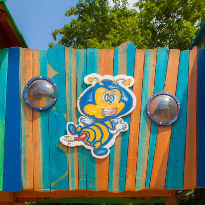 Spielplatz Freital Birkigt: Detail Biene