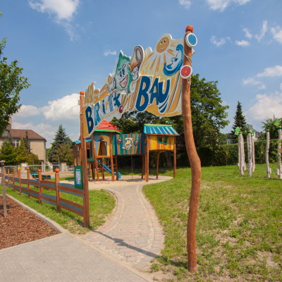 Eingangsportal zum Spielplatz Freital Birkigt