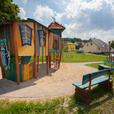 Spielplatz Freital Birkigt: Sitzbänke für die Eltern