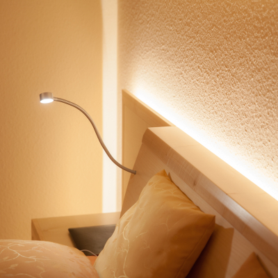 Schlafzimmer-Detail: Blendfreie LED-Beleuchtung
